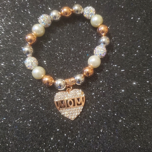 1-PIECE ONE-OF-A-KIND BEADED MOM BRACELET. - Picture 12 of 13
